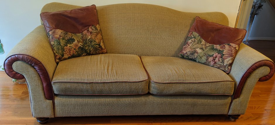FREE COUCHES FURNITURE image indicator(3)