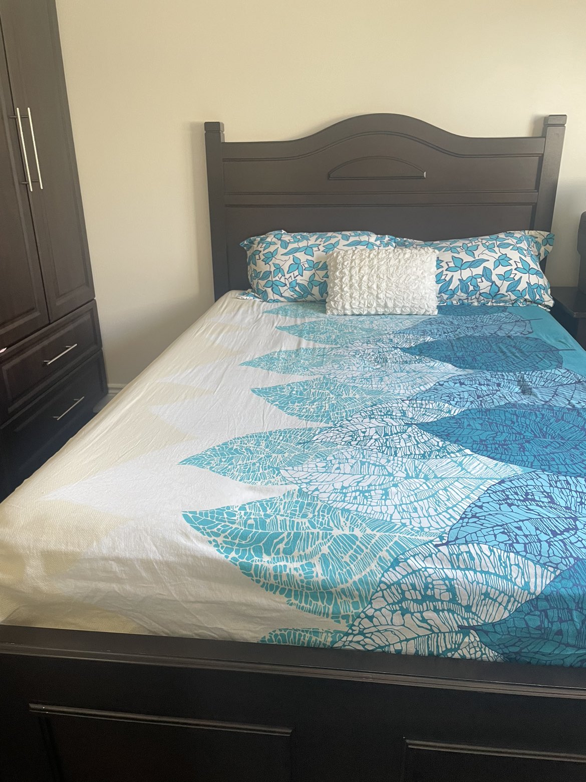 Box storage Bed room set with night stand and dresser