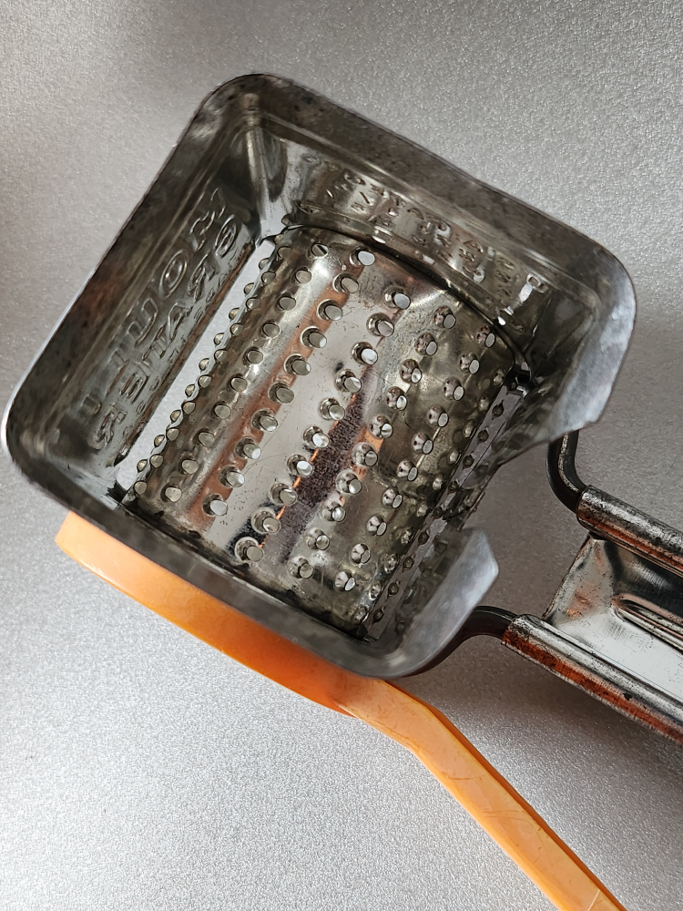 1950's Mouli Grater - VINTAGE - photo 2