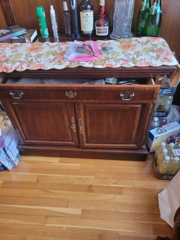liquor cabinet - photo 2