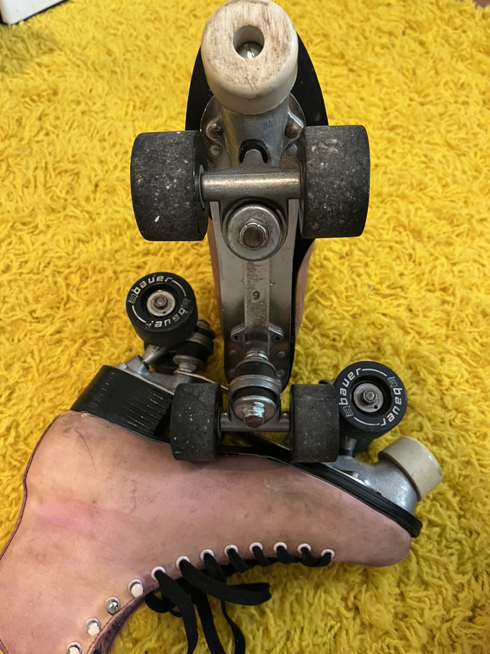 Pink vintage roller skates image indicator(2)