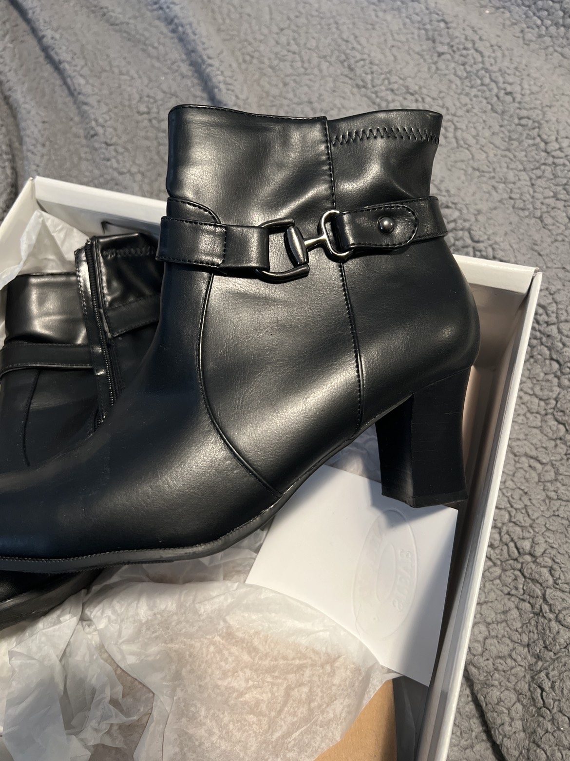 Steve Madden boots thumbnail
