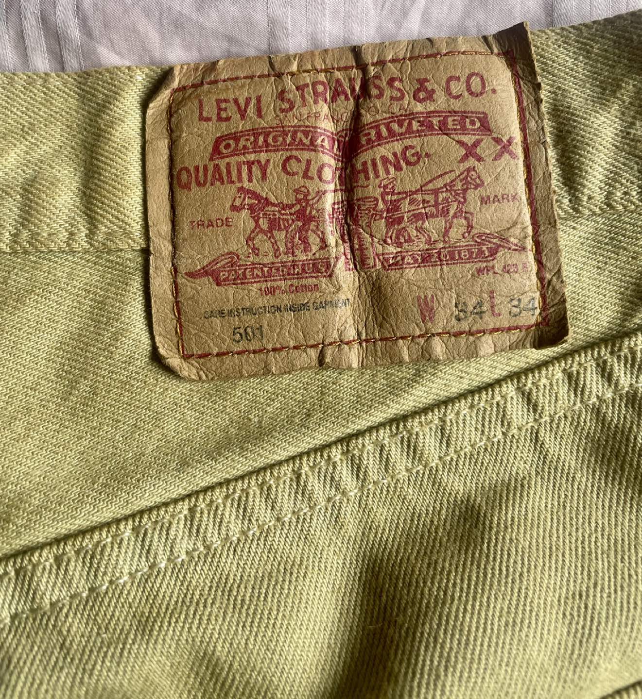 Amazing vintage Levi’s denim shorts 29-30 image indicator(3)