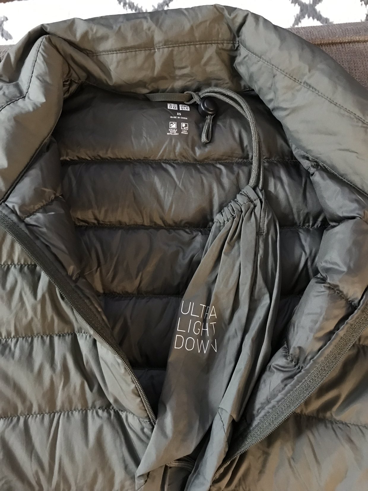 Uniqlo women’s down jacket XS olive green - photo 5