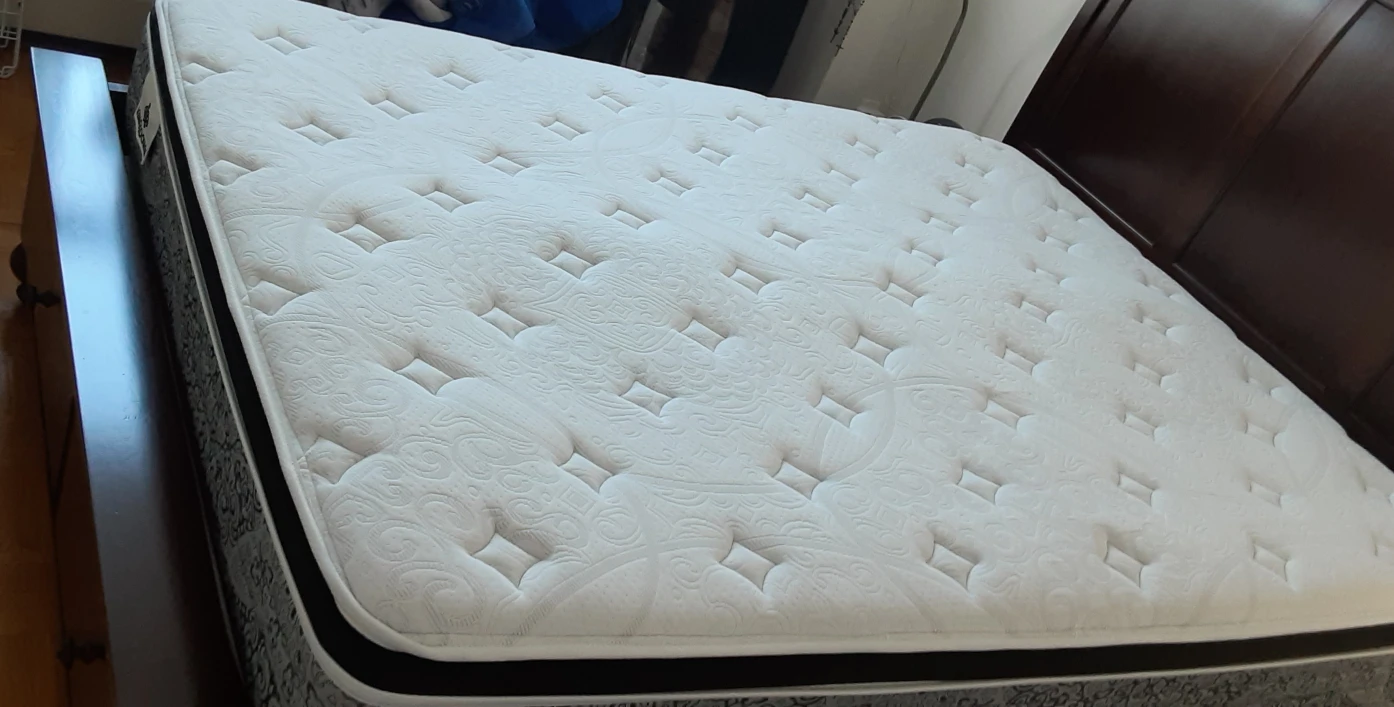 Queen mattress-KINGSDOWN thumbnail