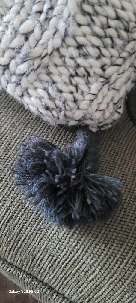 2x Ikea rectangle throw pillows #freecycle image indicator(2)