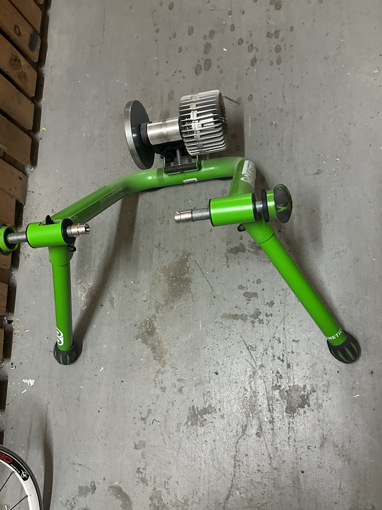 Indoor bike trainer