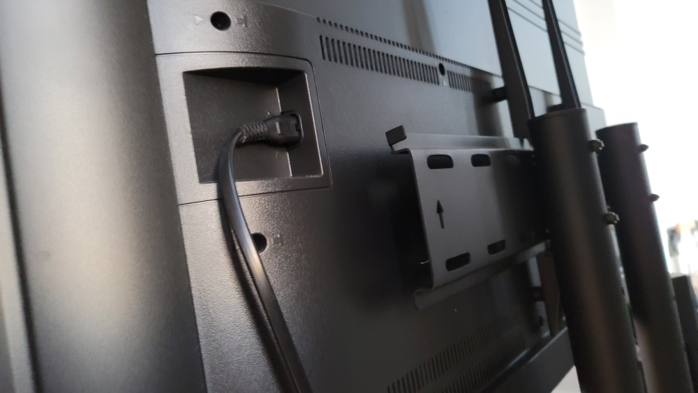 32 inch smart Roku TV with TV stand & Rolling TV stand image indicator(5)