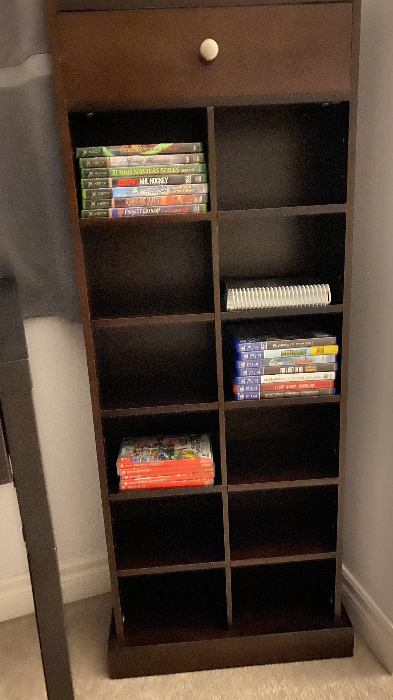 CD/VIDEO GAMES SHELVE - photo 4