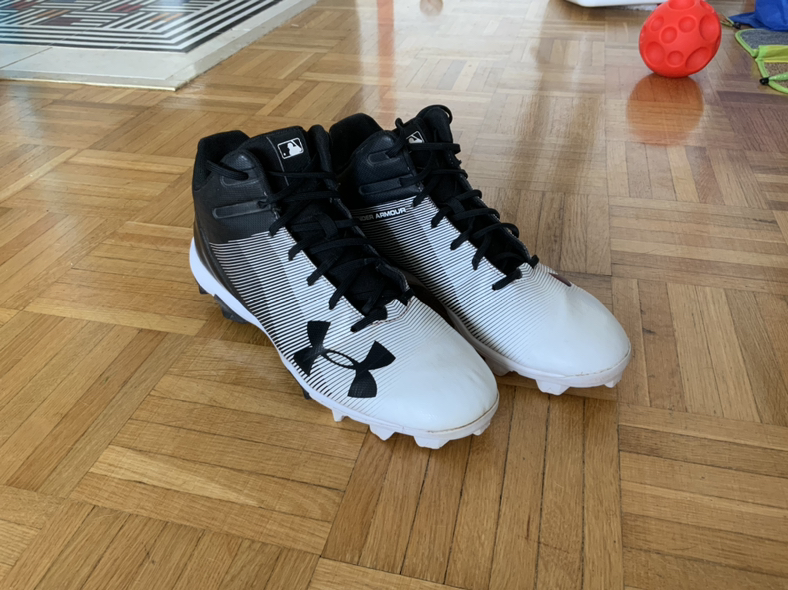 Under Armour Baseball/Softball Cleats (Size 11) thumbnail
