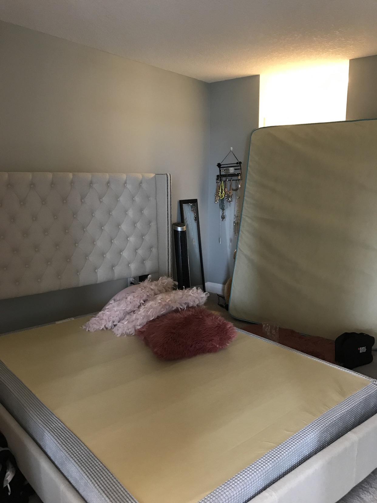 Queen Bed + Mattress + BoxSpring - photo 3