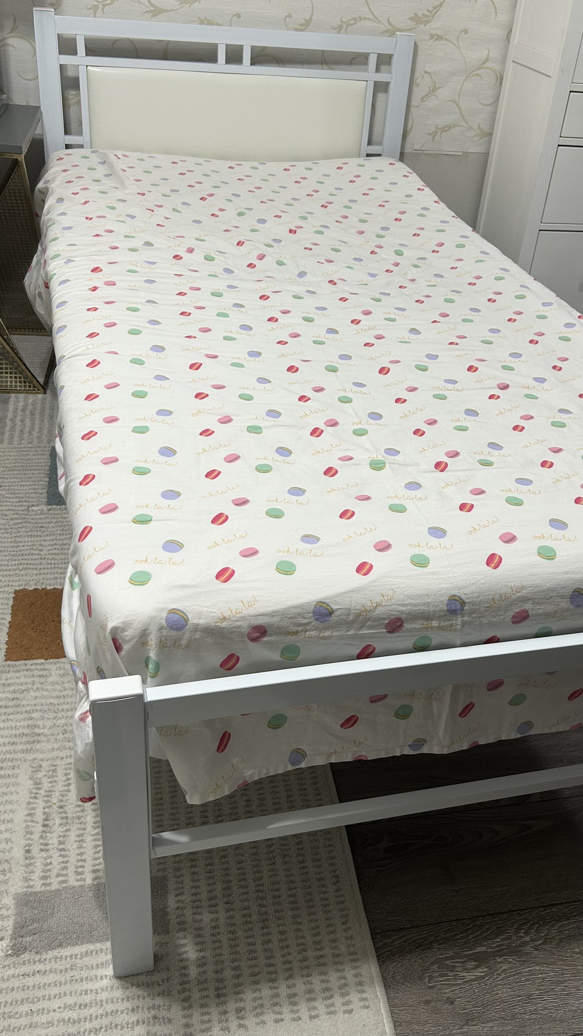 Single Metal Bed Frame with mattress - photo 3