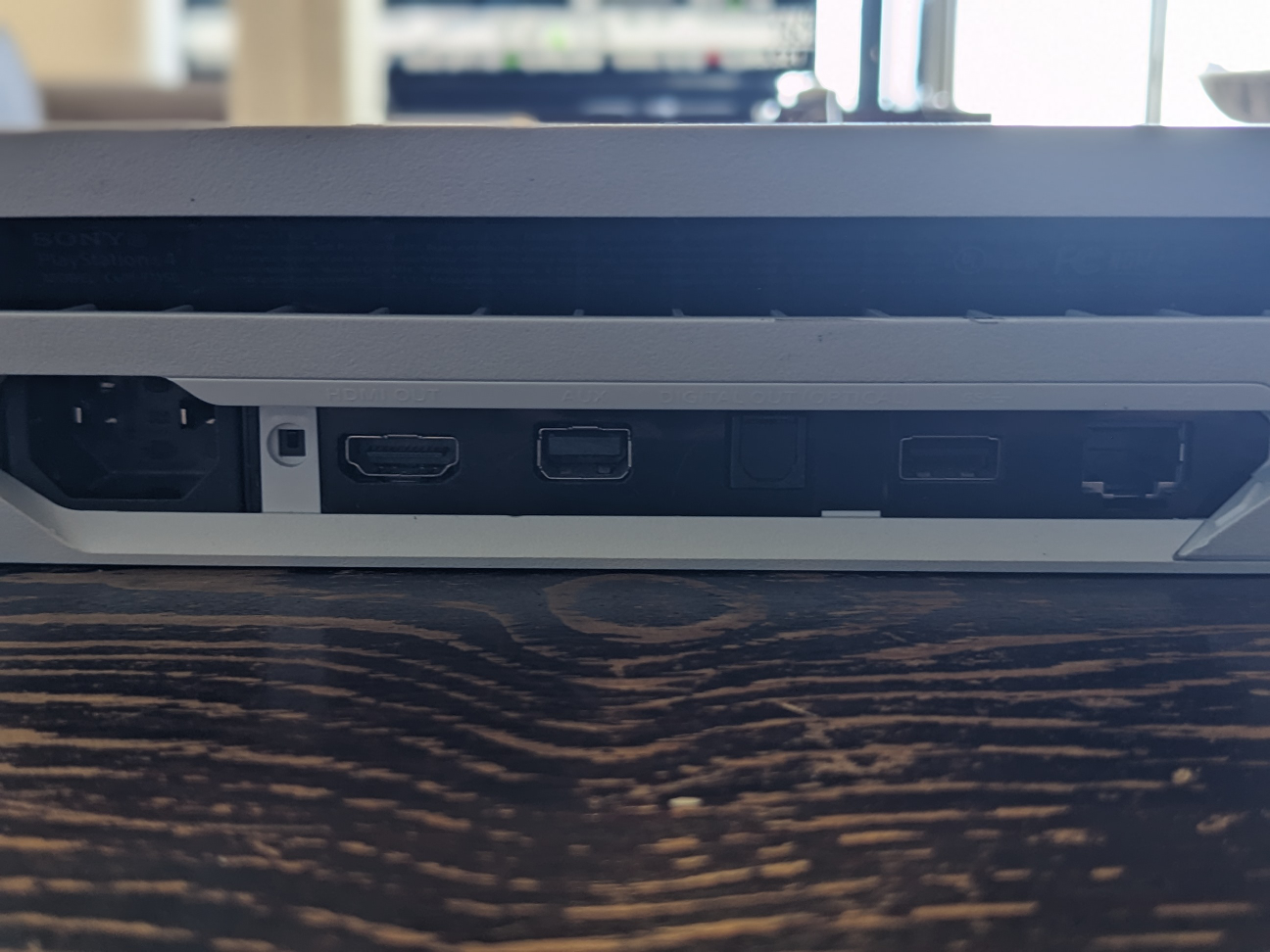 PS4 Pro 2TB SSD, NO controllers image indicator(3)