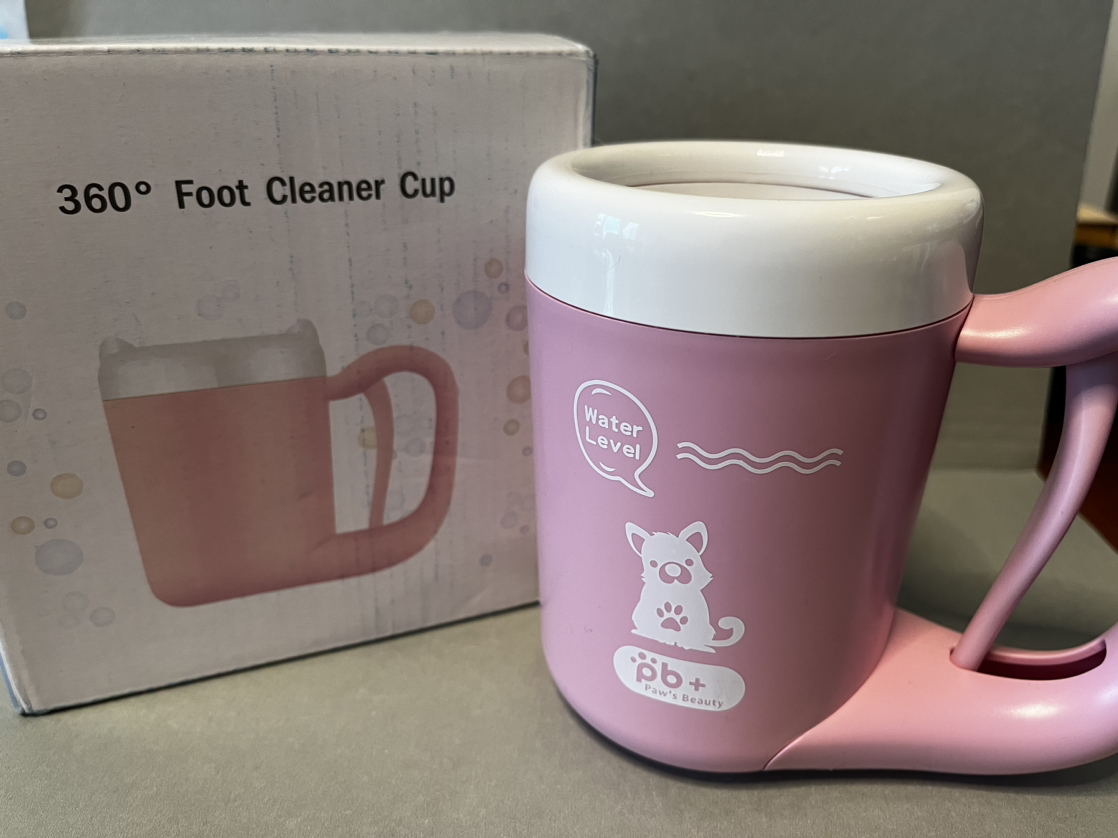 Semi-automatic pet paw cleaner