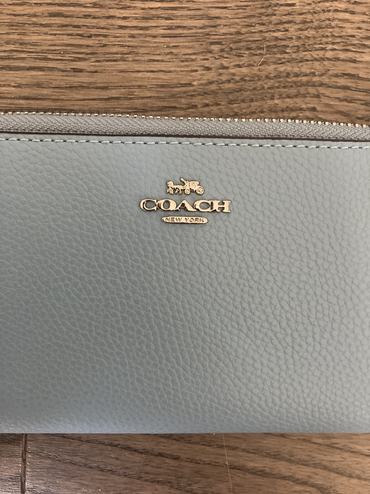 Coach wallet BNWT image indicator(3)
