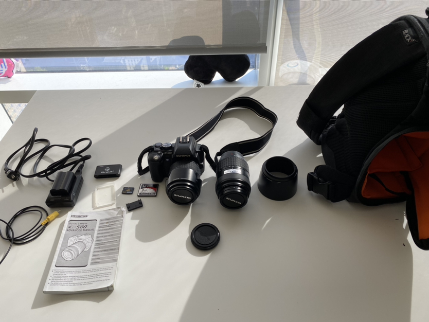 Olympus E-500 Digital SLR camera with 40 - 150mm ED lens. image indicator(3)