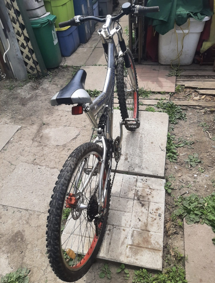 26" Adult Bike for SALE image indicator(2)