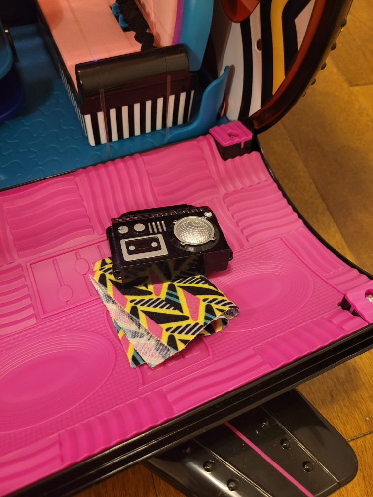 Lol airplane. image indicator(7)