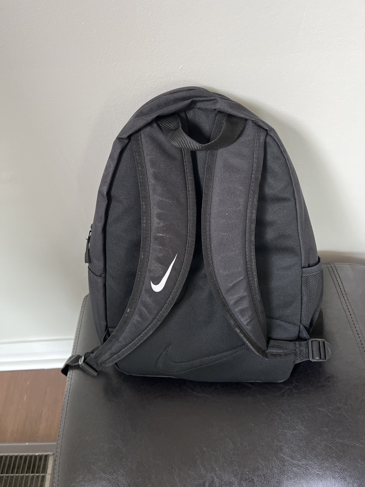 Nike kid’s backpack image indicator(3)