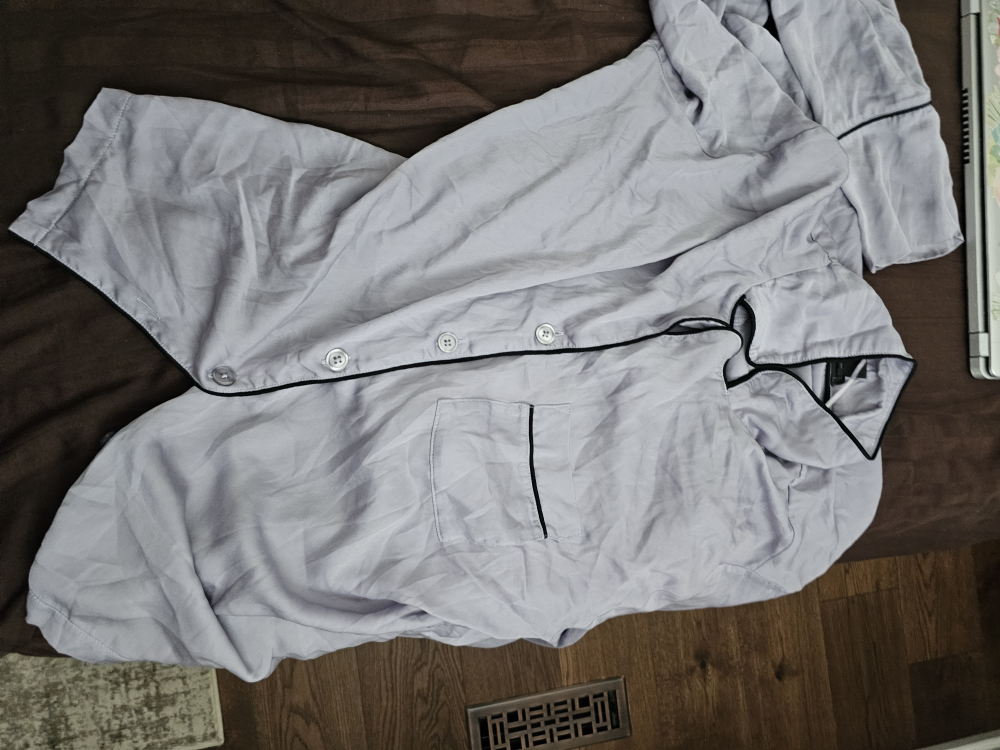 free pajama top thumbnail