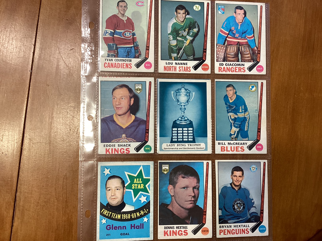 10. 1969-70 OPEE CHEE HOCKEY TRADING CARDS image indicator(2)