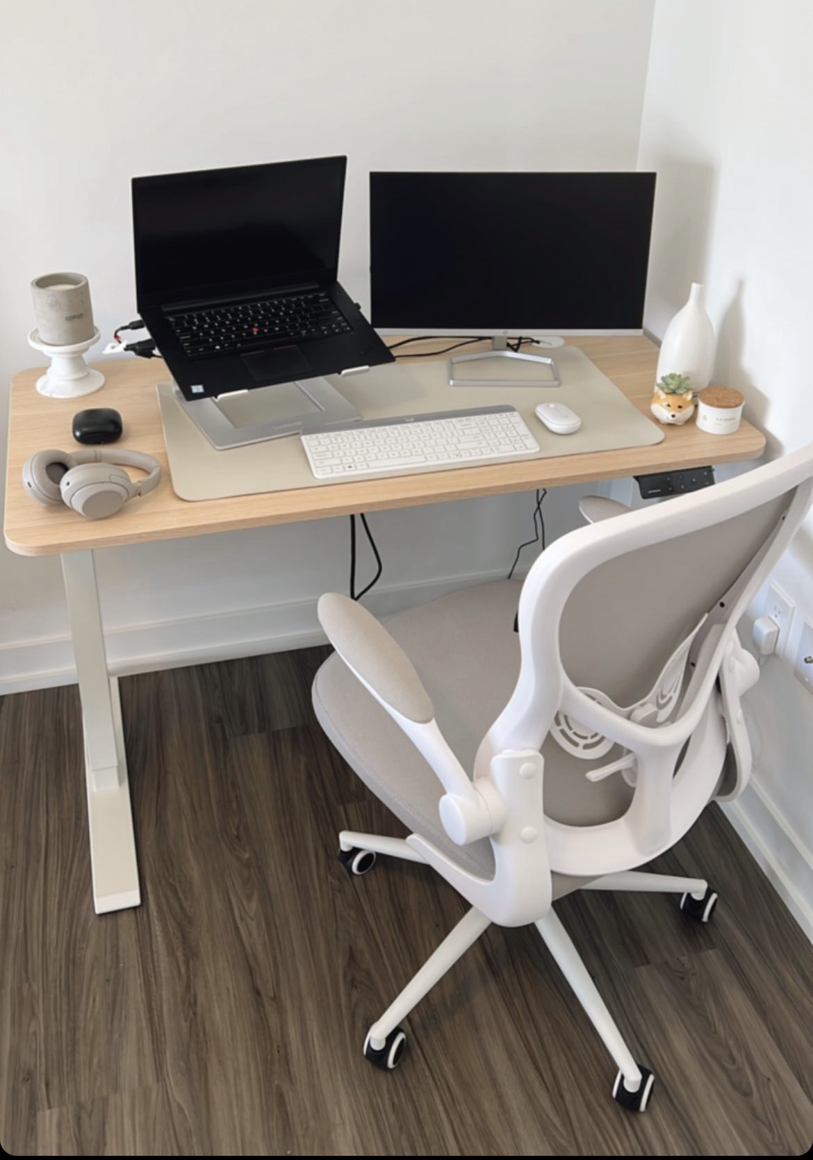 Height adjustable Desk thumbnail