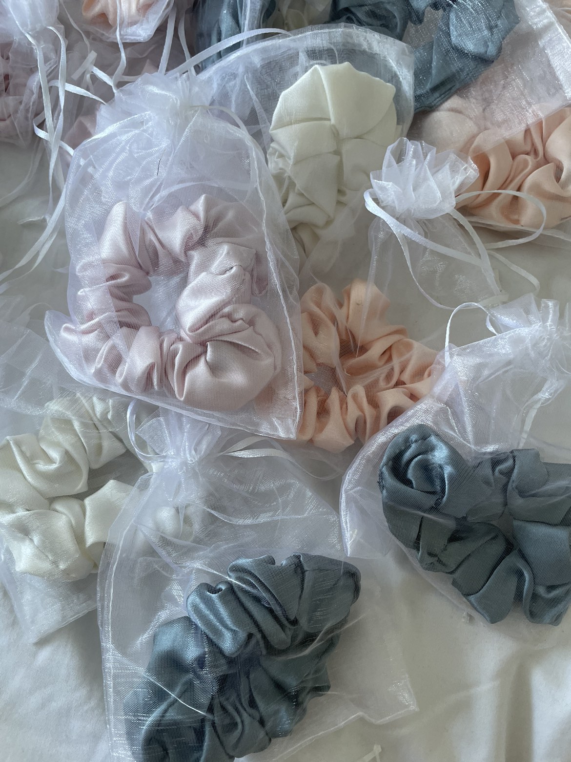 20 Silk Scrunchies thumbnail