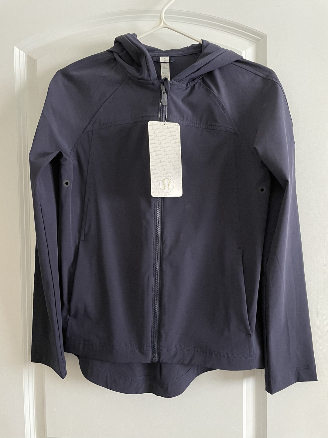 Lululemon navy blue women’s jacket size 2 brand new - photo 3