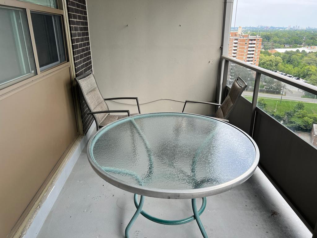 Patio Table + 4 chairs - photo 3
