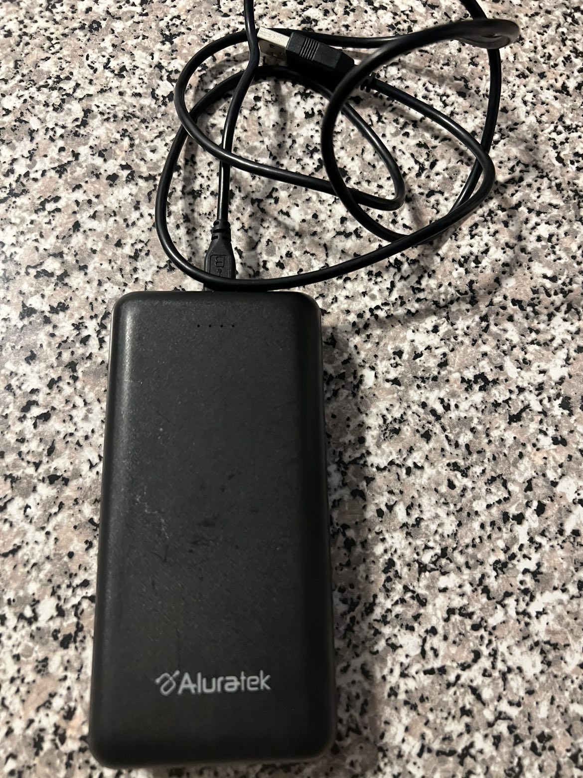 Aluratek 20,000 mAh Portable Battery Charger ASPB20KF - photo 2