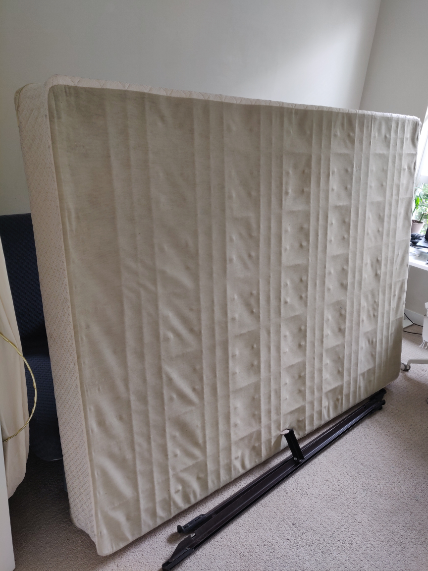 ⭐Bed frame and box spring - photo 2