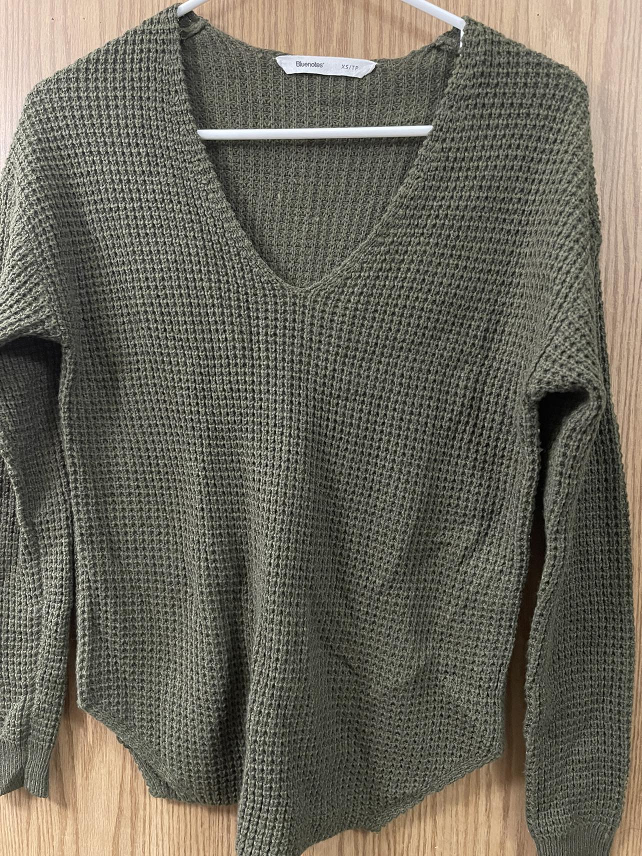 Blnts Women’s Sweater thumbnail