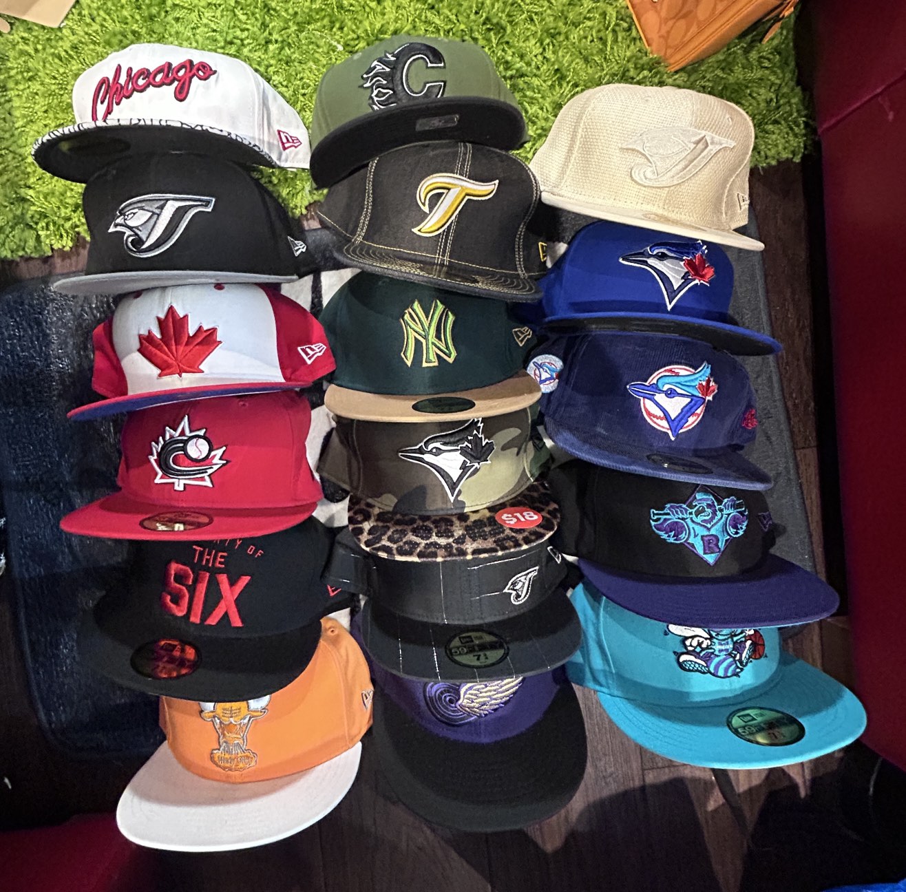 New Era Hats image indicator(4)