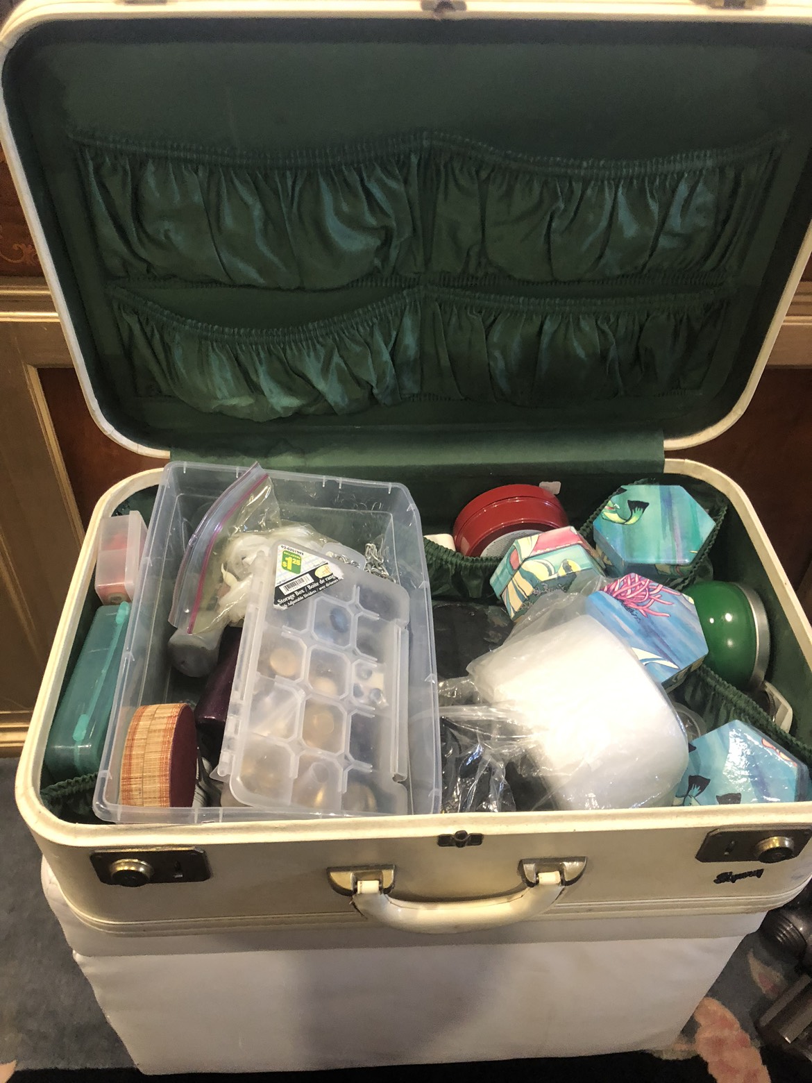 Vintage Authentic Skyway Suitcase - photo 4