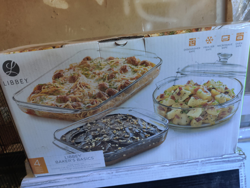 Brand new six piece glass bakeware set in box thumbnail