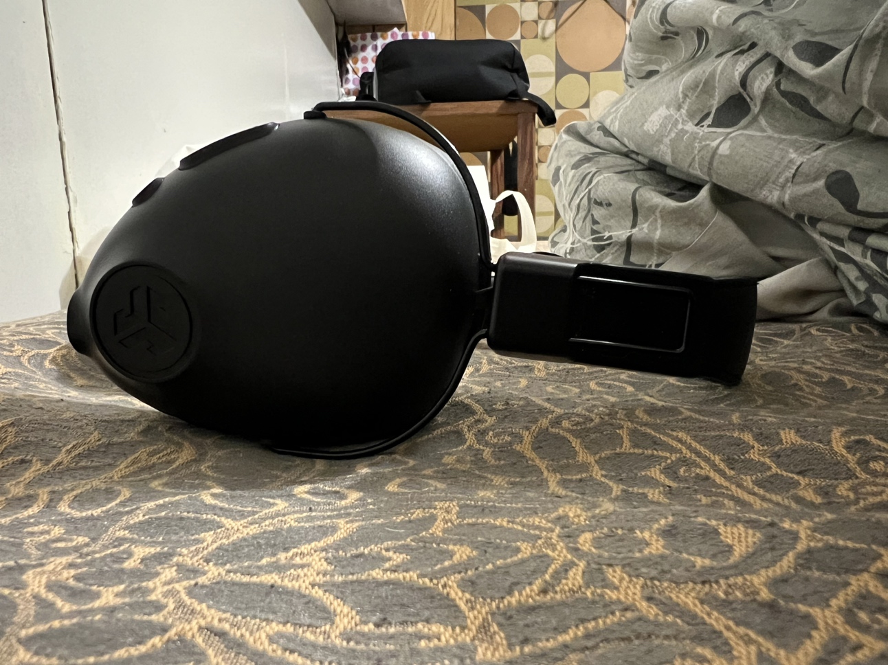 Headphones thumbnail