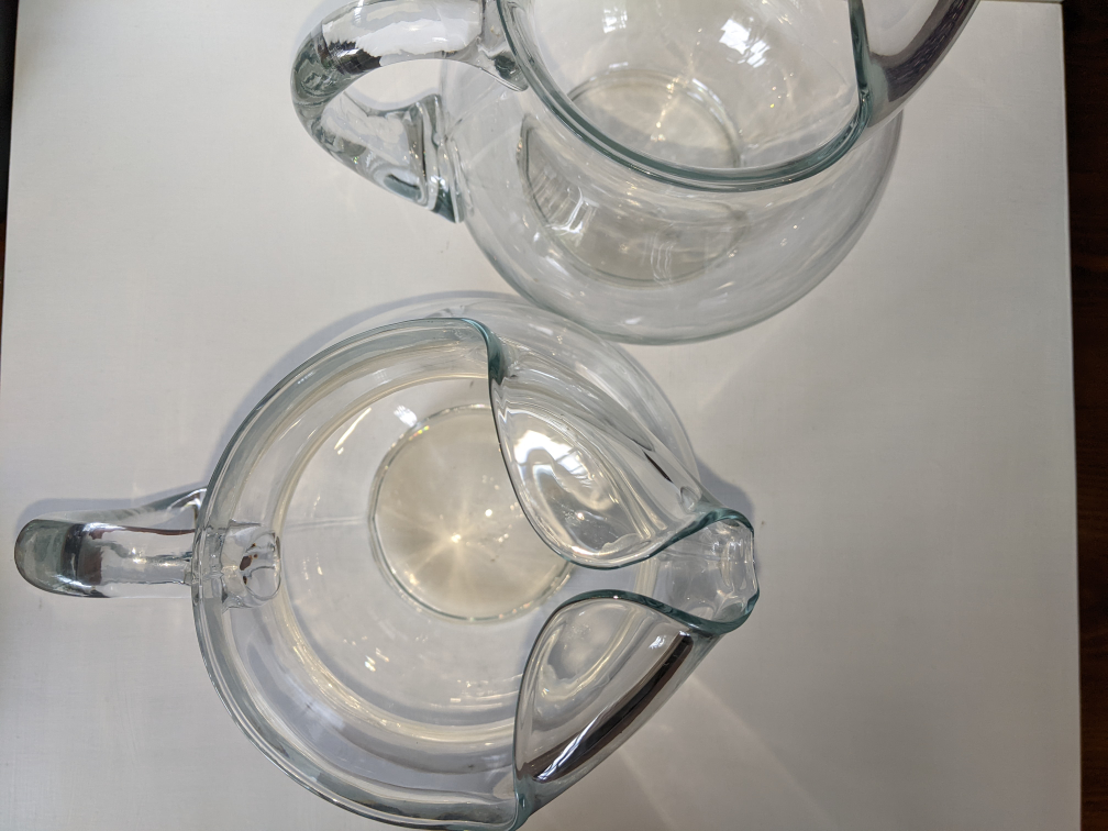 Glass serving jugs image indicator(3)