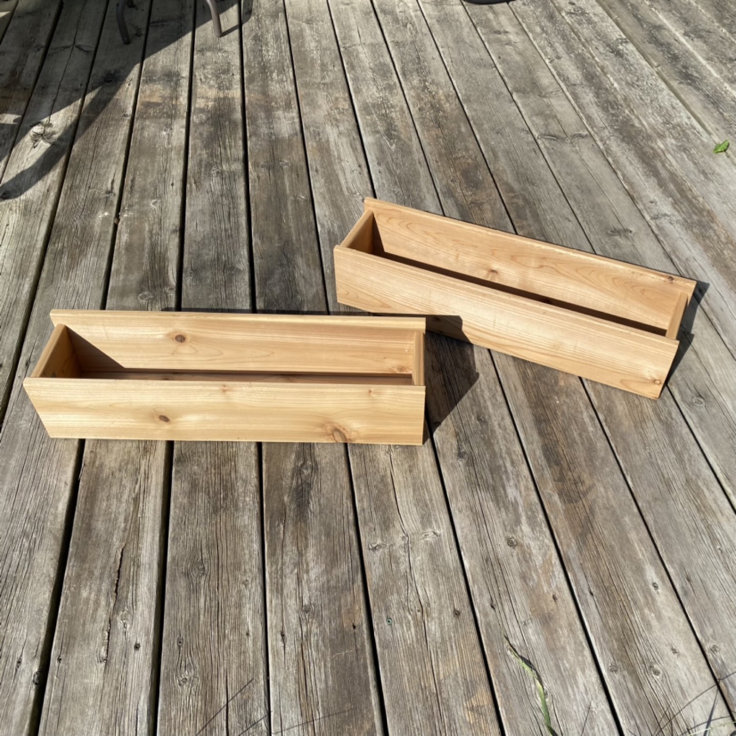 Planters, set of two, 100% cedar board thumbnail