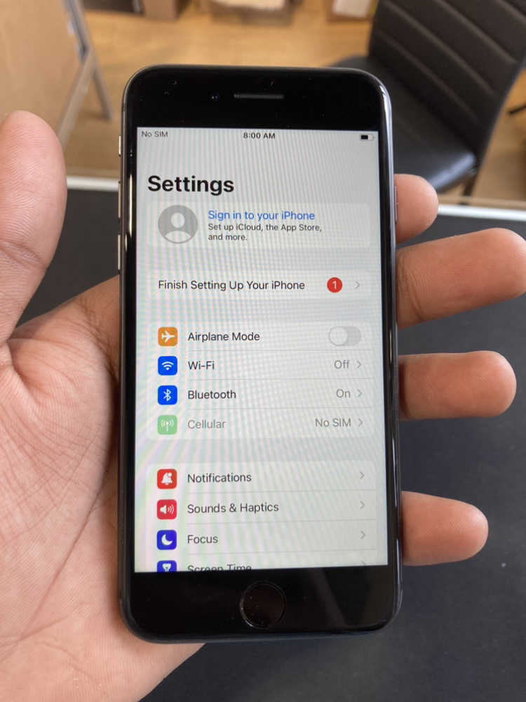 iPhone SE 2nd Gen 64GB | Unlocked - photo 2