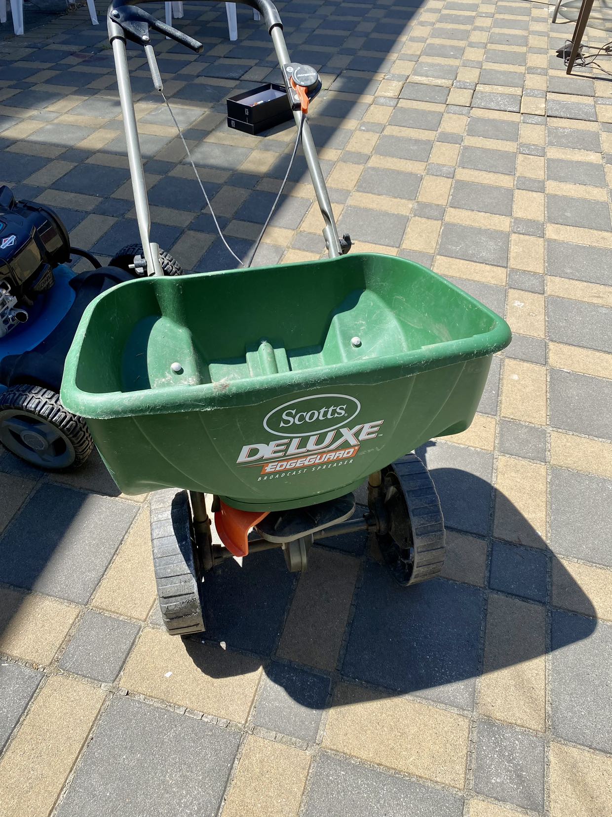 Scott’s spreader like brand new image indicator(2)