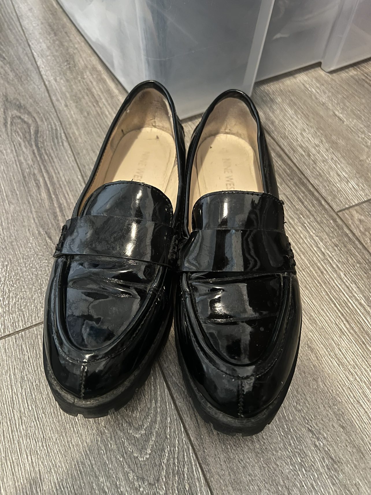 Nine West black patent leather shoes