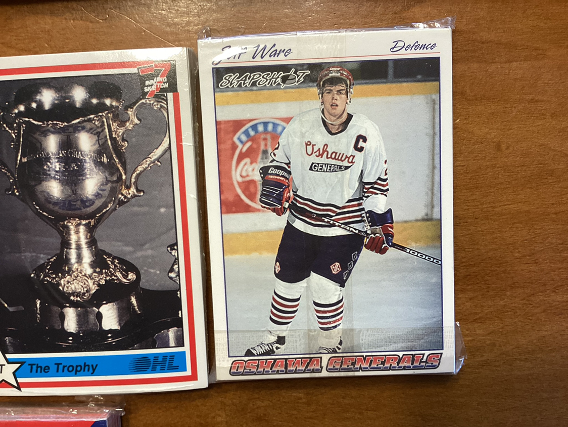 4 Unopened OSHAWA GENERALS HOCKEY TEAM SETS image indicator(9)