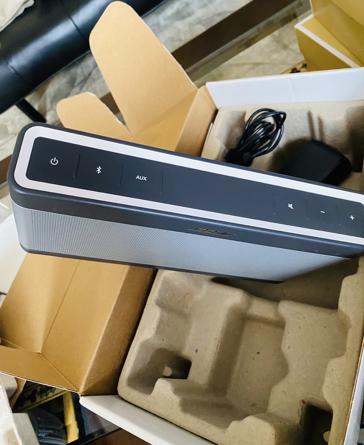 Bose SoundLink III Bluetooth Speaker image indicator(4)