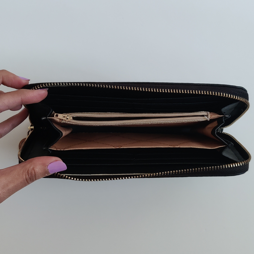 Lino Perros Wallet image indicator(4)