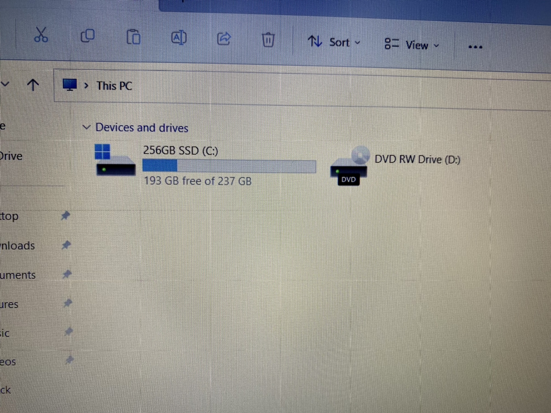 Lenovo ThinkPad Core i7 Laptop 15” Full HD with 16GB RAM image indicator(4)