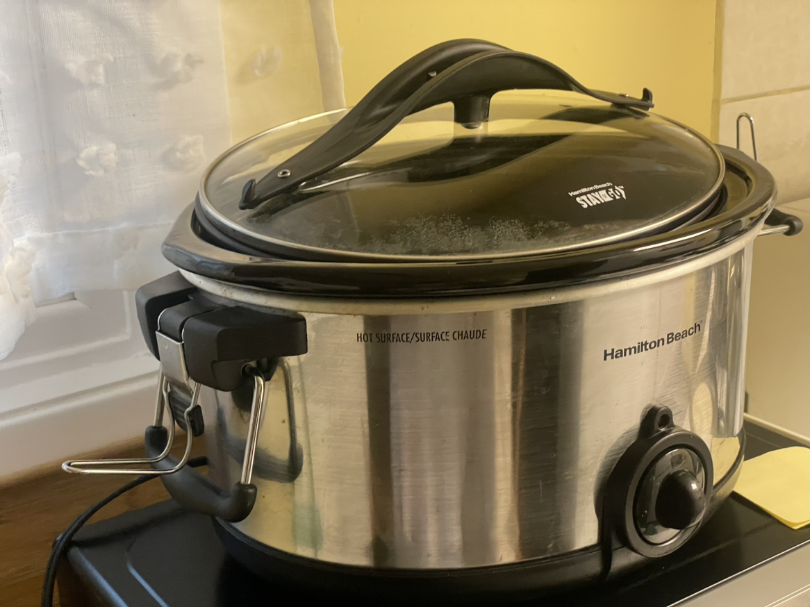 Slow cooker