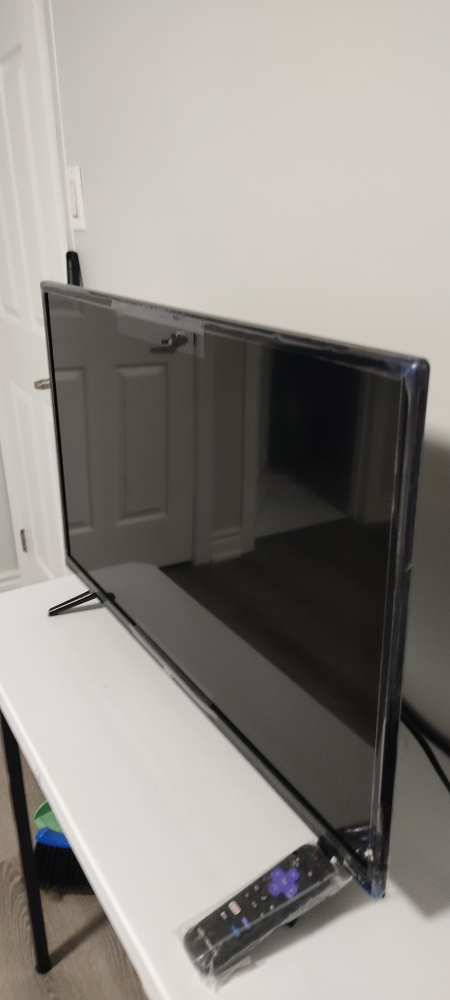 ONN 32" 1080P FHD ROKU TV - Like New - Only 1 Month Old! - photo 3