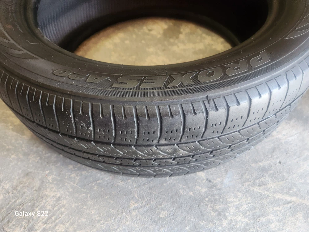 Toyo Proxes A20  235/55/20   4 all season