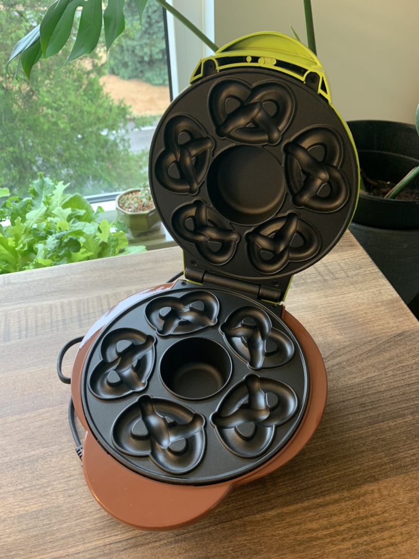 Mini Pretzel Maker thumbnail