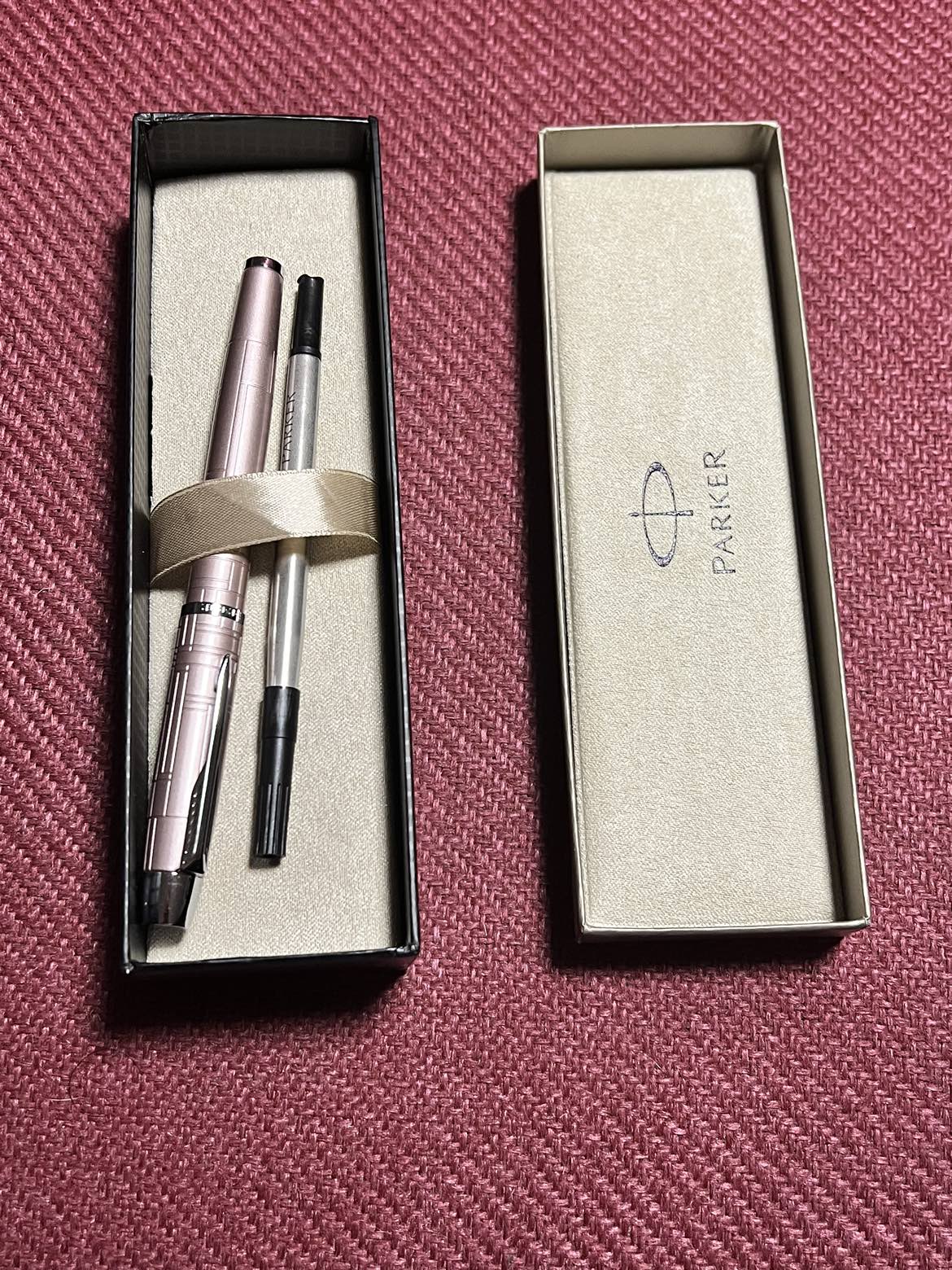 Parker Urban Premium Metallic Pink image indicator(3)